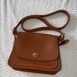Coach Elegant Tan Leather Messenger Bag
